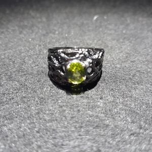 'Game of Thrones 'Style Peridot Ring S10